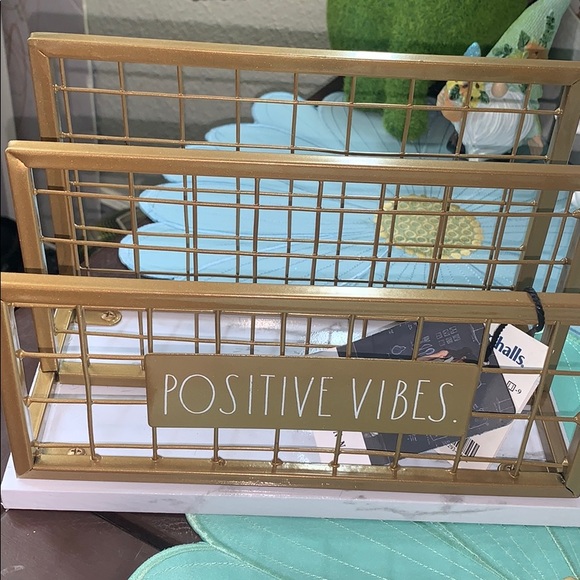 Rae Dunn letter holder